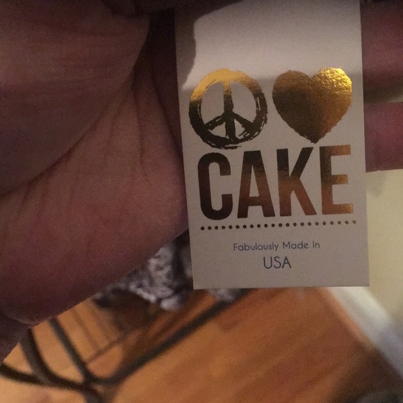 New shirt I love cake brand size med black/white - Picture 4 of 8